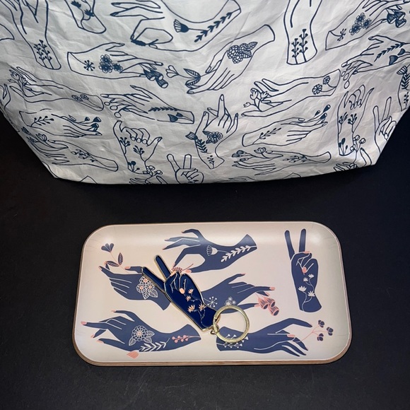 paper “baskets” set of 2-playful bicycle design-folds flat/nests between use-NWT - Picture 15 of 16